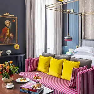 Palazzo - The Leading Of The World ***** Roma